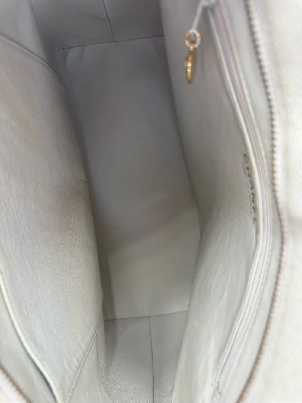 CHANEL Cream Medallion tote with gold hardware-VINTAGE series 7
